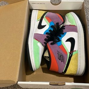 barely worn. great condition.